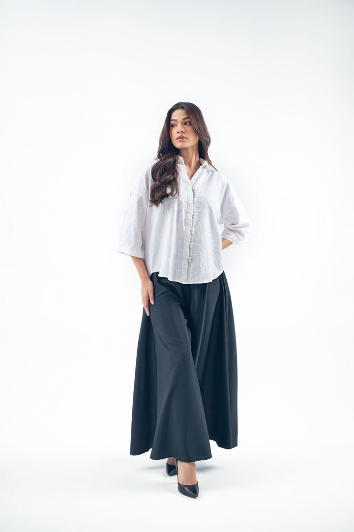 WHITE EMBROIDERED BUTTON DOWN SHIRT