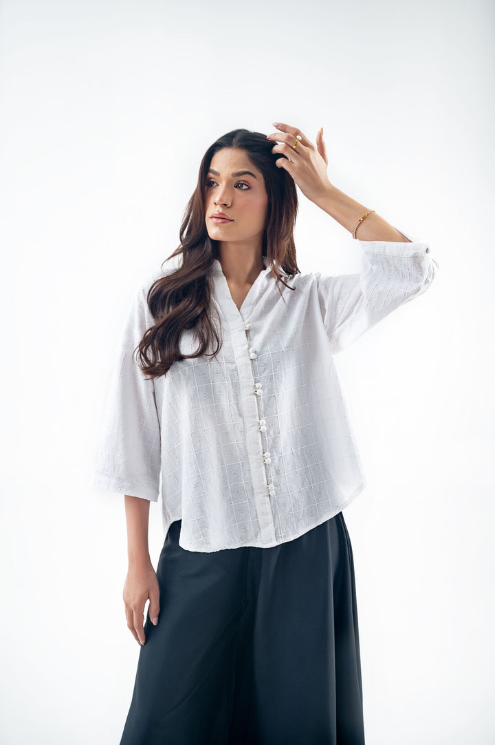 WHITE EMBROIDERED BUTTON DOWN SHIRT